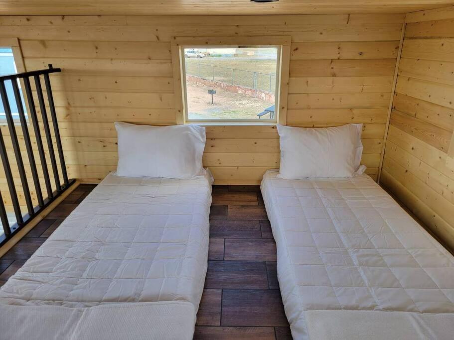 037 Tiny Nr Grand Canyon South Rim Sleeps 8 *