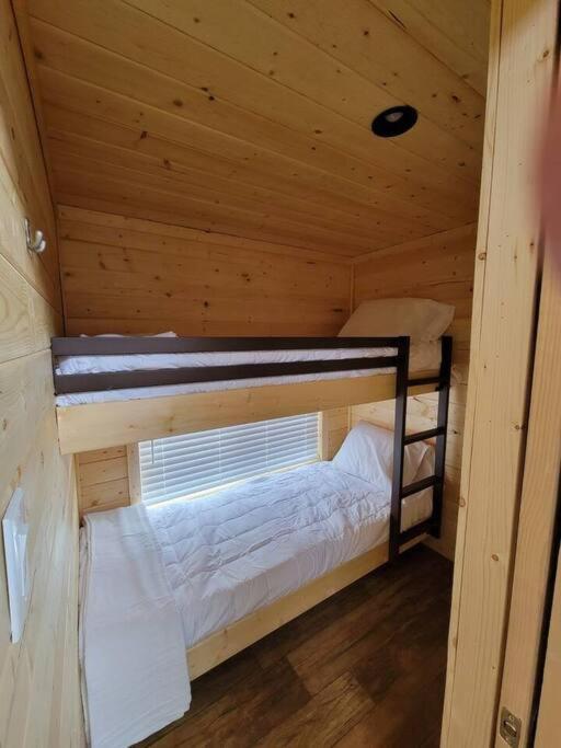 037 Tiny Nr Grand Canyon South Rim Sleeps 8 Holiday home *