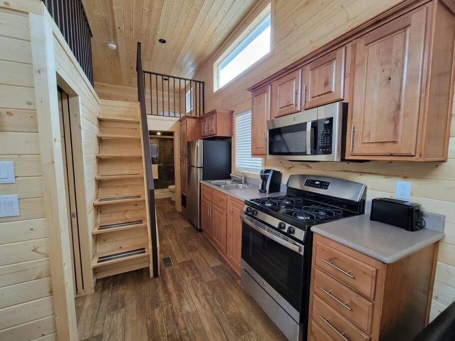 037 Tiny Nr Grand Canyon South Rim Sleeps 8