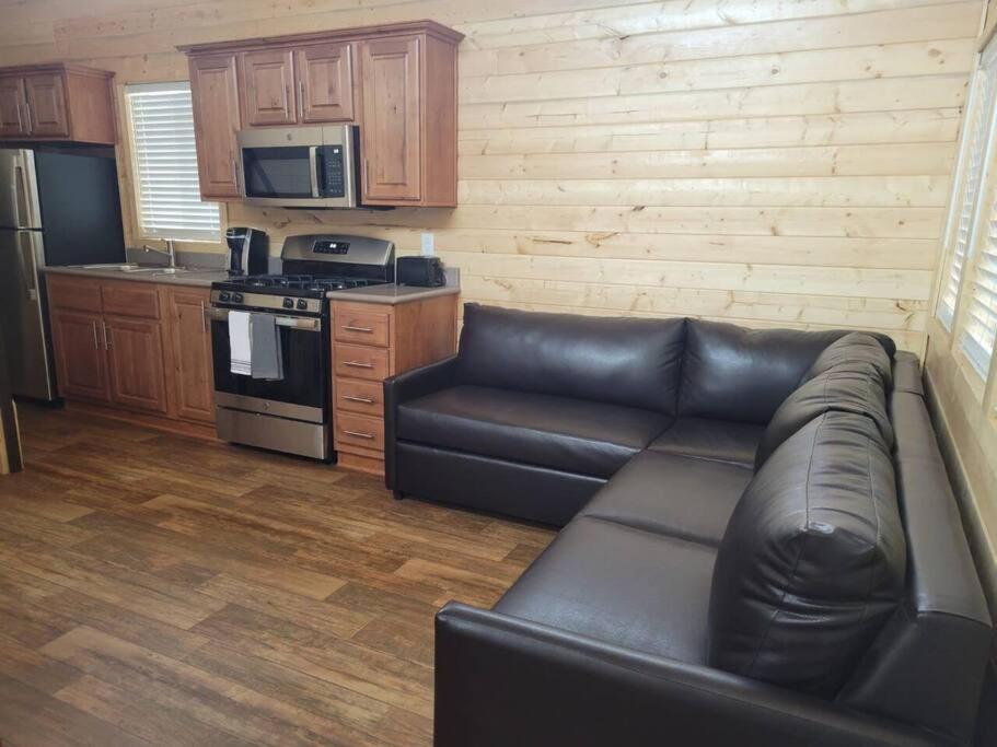 037 Tiny Nr Grand Canyon South Rim Sleeps 8