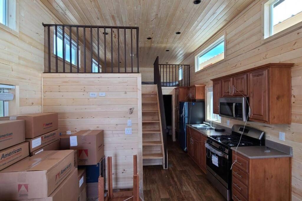 037 Tiny Nr Grand Canyon South Rim Sleeps 8